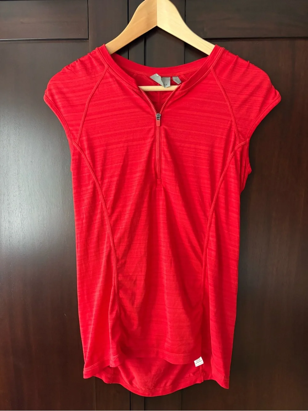 Athleta Women’s Bright Red Seamless Sun Shirt/Rash Guard